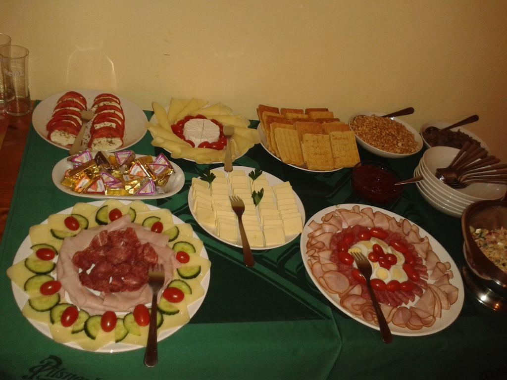 Chata Jawa Hotel Strazne Ngoại thất bức ảnh