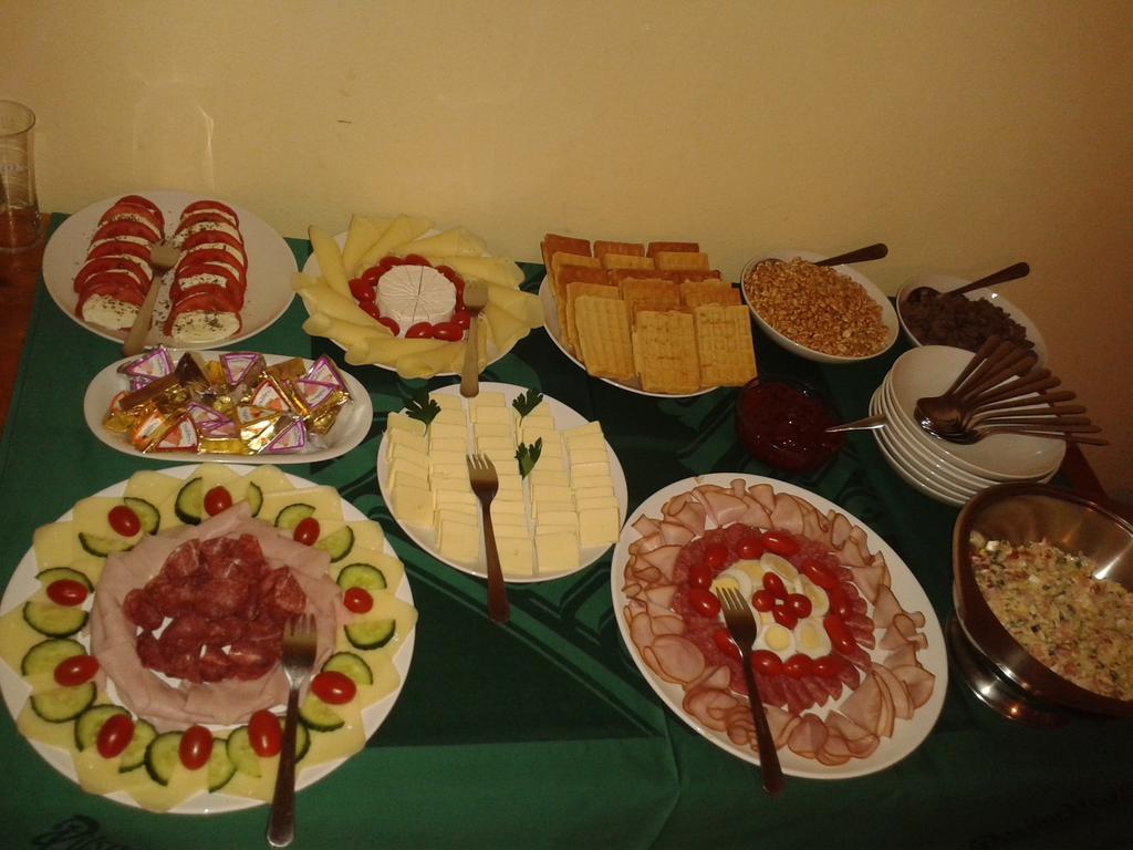 Chata Jawa Hotel Strazne Ngoại thất bức ảnh